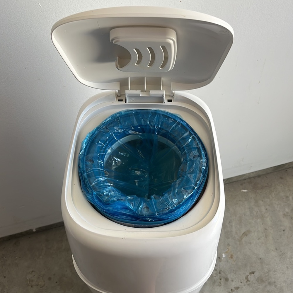 Diaper Genie - Picture 2 of 3